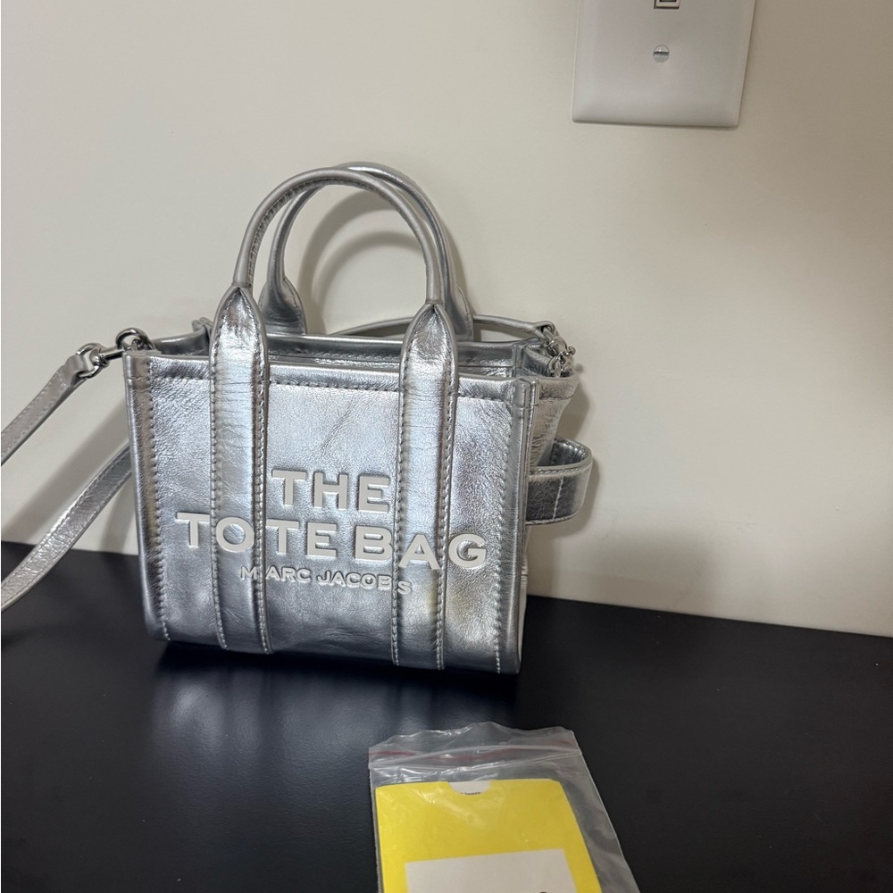 Marc Jacobs Metallic Silver Tote Bag - Picture 3 of 3
